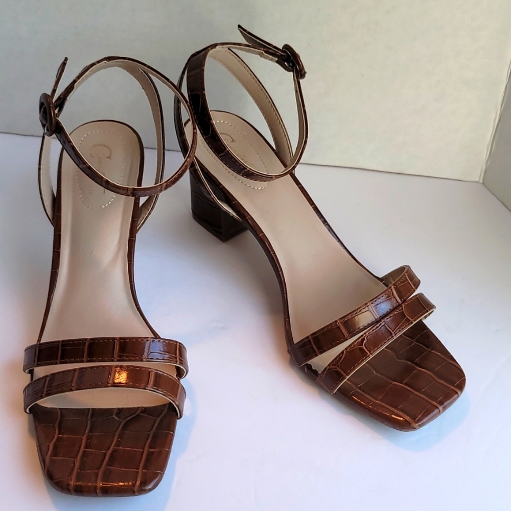 sz 11 Block heels